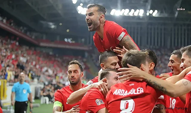 Türkiye A Milli Futbol Takımı İzmir'de, İzlanda'yı 3-1 Mağlup Ett